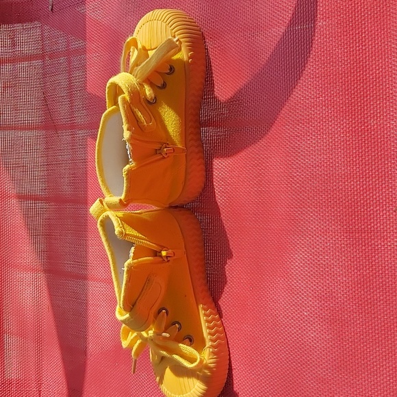 Toddler canvas high-top runners - Picture 2 of 4